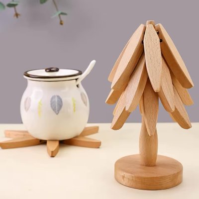 trépied en bois plats chauds